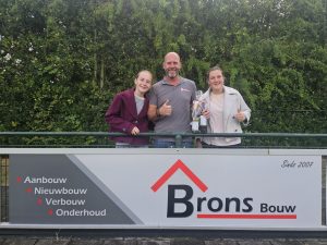 Nieuwe start, nieuw bord; Brons Bouw