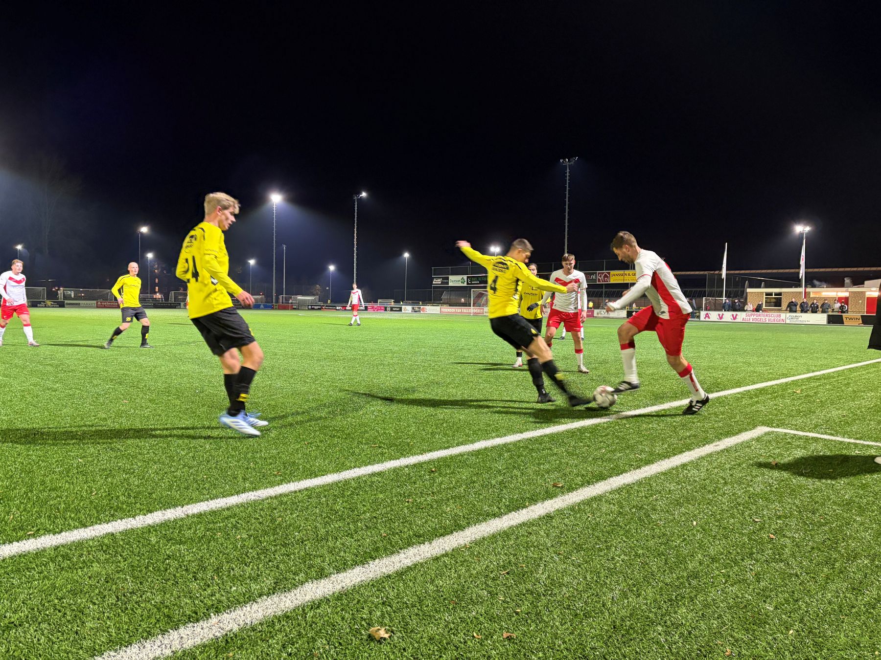 Valleivogels wint oefenduel van Lunteren.